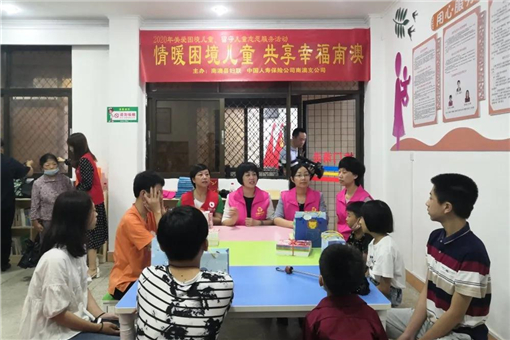 南澳县妇联开展系列活动　为贫困母亲、困境儿童送上温暖_副本.jpg