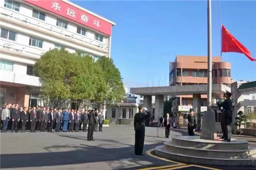 南澳县举行升国旗仪式 喜迎新年_副本.jpg